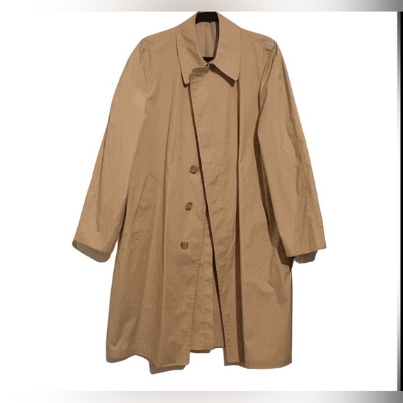 London Fog Jackets & Blazers - Classic vintage London Fog foggy day main coat tan Trench coat| women L-XL|men M